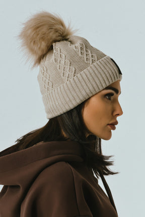 Knitted sapka