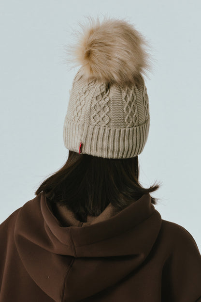 Knitted sapka