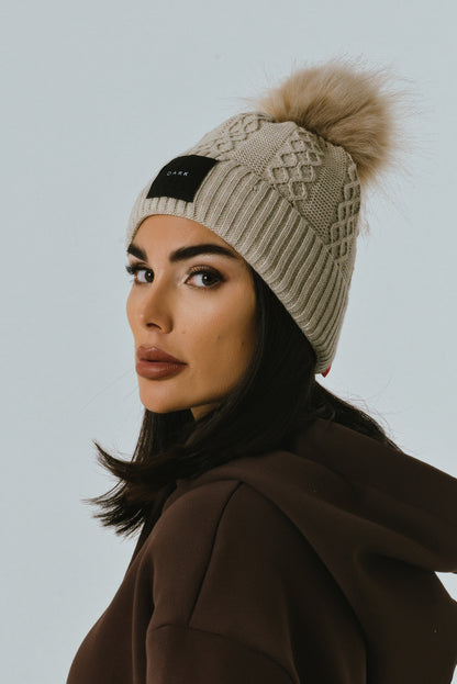 Knitted sapka