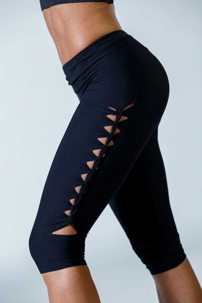 Dark Fitness Holey Capri • Capri • Dark Fitness • Fekete